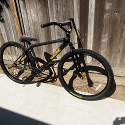 Throne Goon Graphite Oro