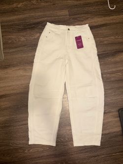 NWT Medium Relaxed White Boyfriend Jeans for Women