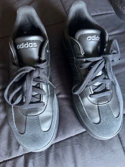 Tennis black adidas tag