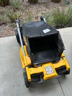 DEWALT 2x20V MAX 21 in. Cordless Battery Powered Self Propelled Lawn Mower