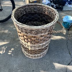 Wicker laundry Basket