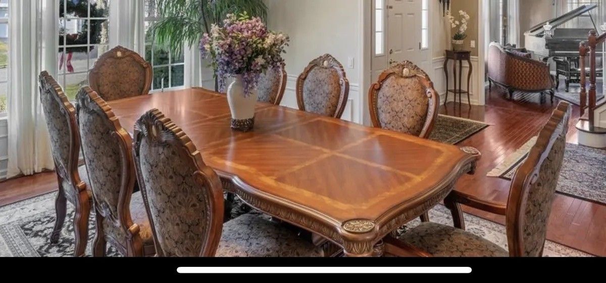 Michael Amino Dining room Table