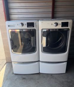 White Maytag Washer And Gas Dryer Matching Set
