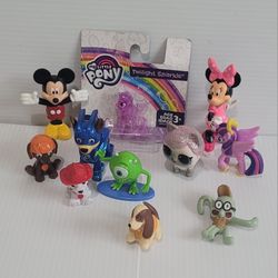 Lot Of Miscellaneous Kid Toy Figures Mixes.
