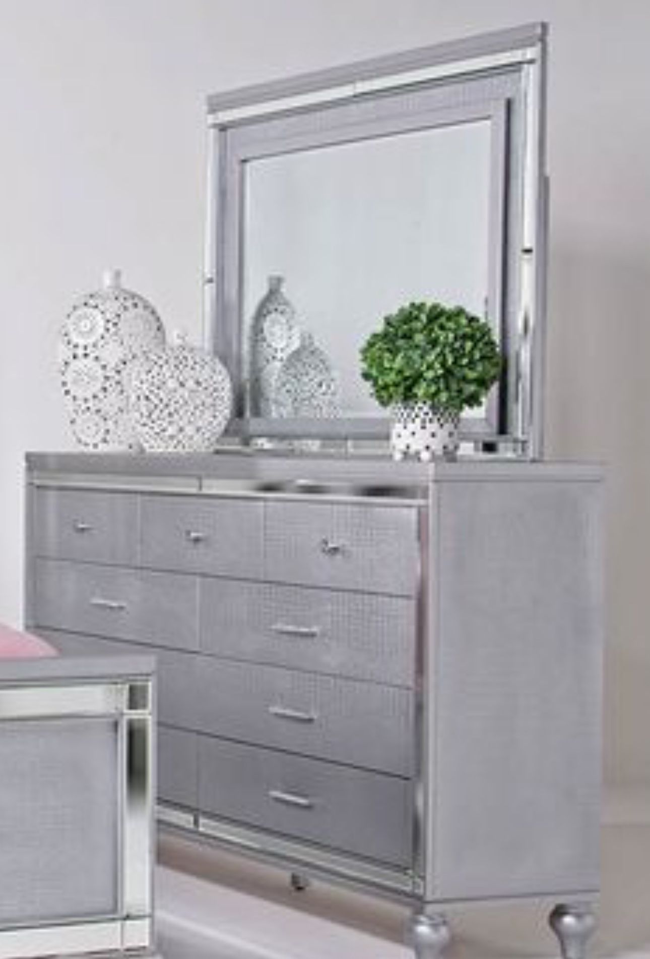 Valentino Dresser in Silver
