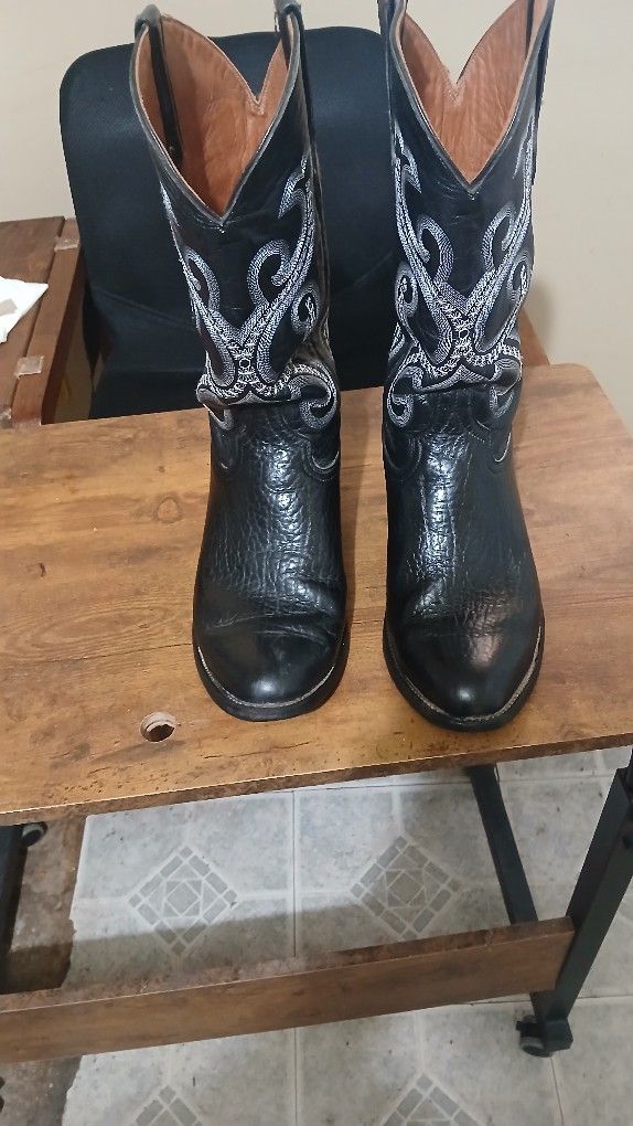 Boots For Sale $40