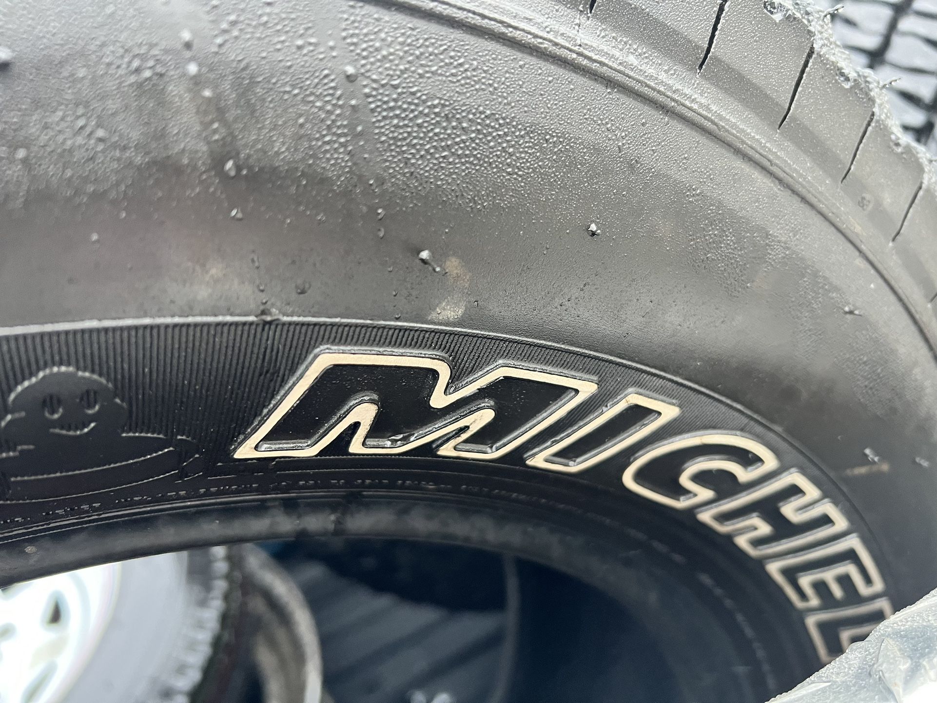 Set Of 4 Michelin 20 Inch Truck Tires for Sale in Bartow, FL OfferUp