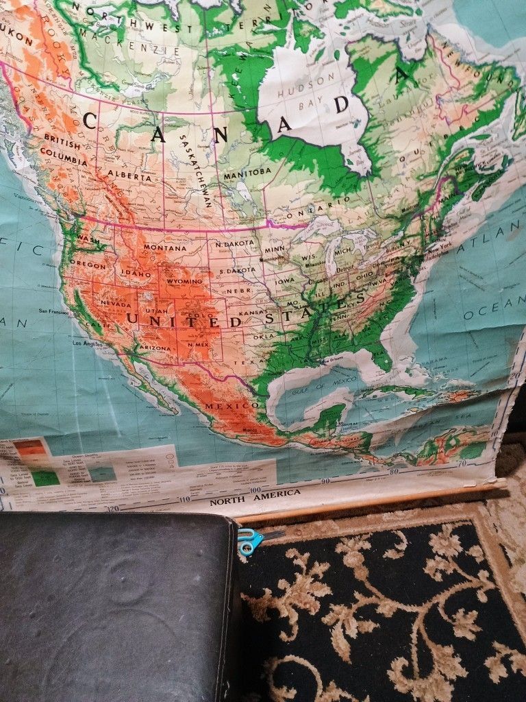 8 Vintage Pulldown Maps