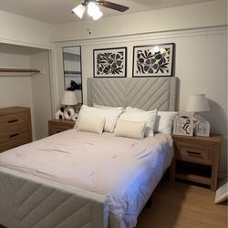 Bedroom set with nightstands/lamps and artwork included