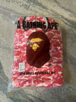 Brand new pink camo bape shark hoodie size L Never worn and still in bag Easy meetups Fast replies
