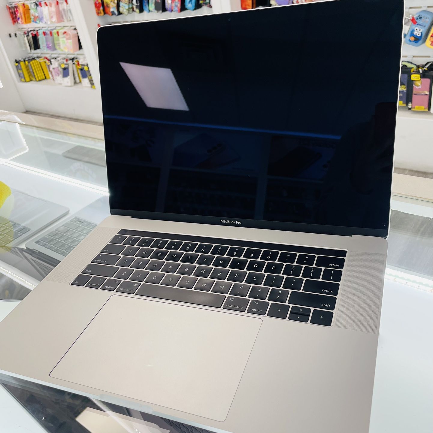 MacBook Pro 15 Inch 2017 16gbram 512gb 