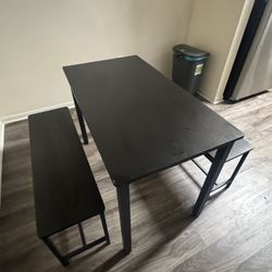 Dining table 43’’