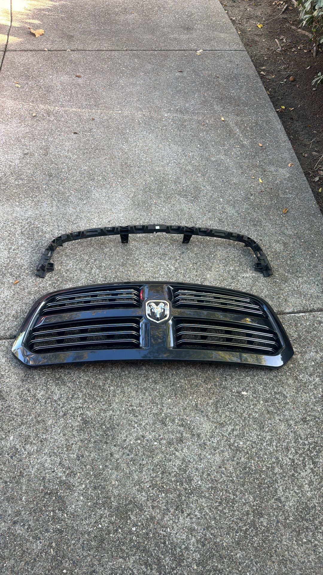 Ram 1500 Front Grille