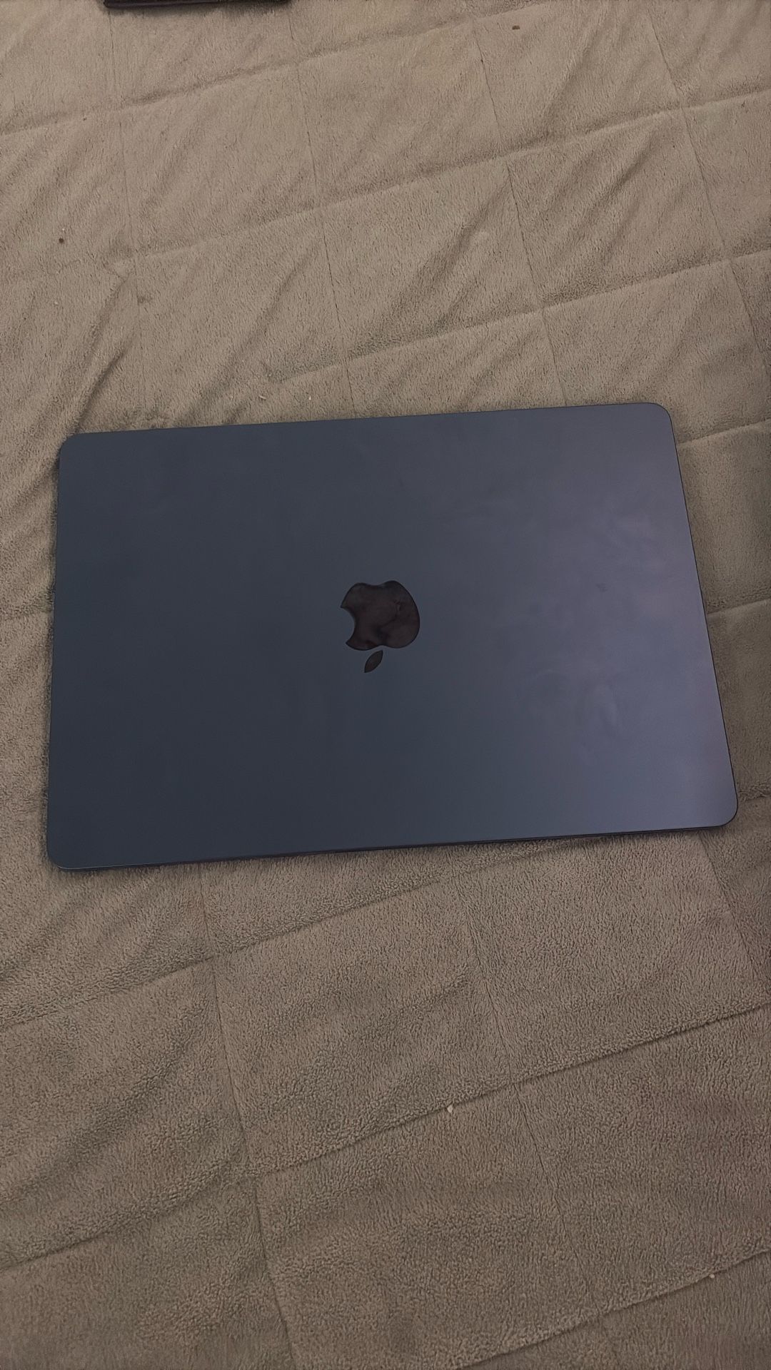 13.6 Inch MacBook M2 Streaming Bundle
