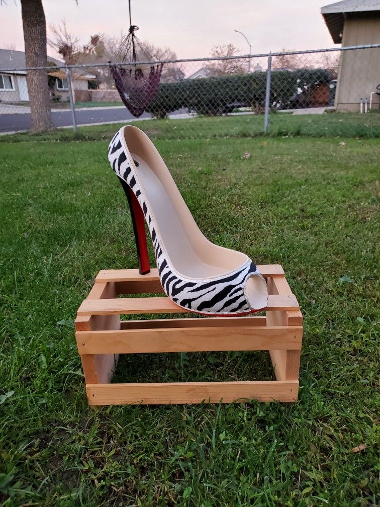 Wine Bottle Shoe Display