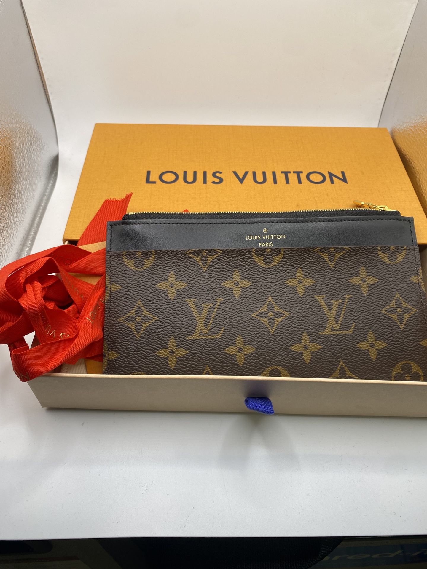 Louis Vuitton slim Purse 