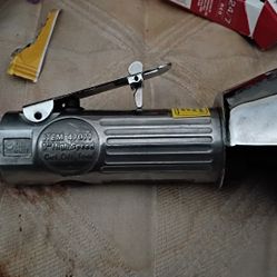 Central Pneumatic  3" Cut Off Tool