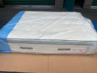 Queen size avocado mattress and box