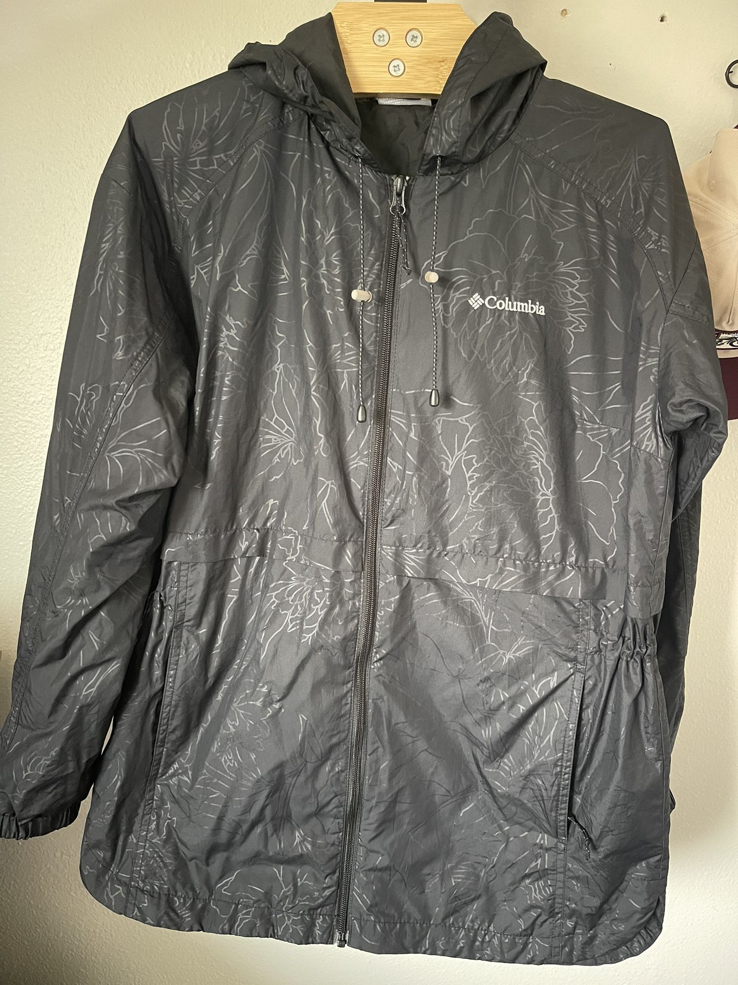 Women’s Columbia Windbreaker