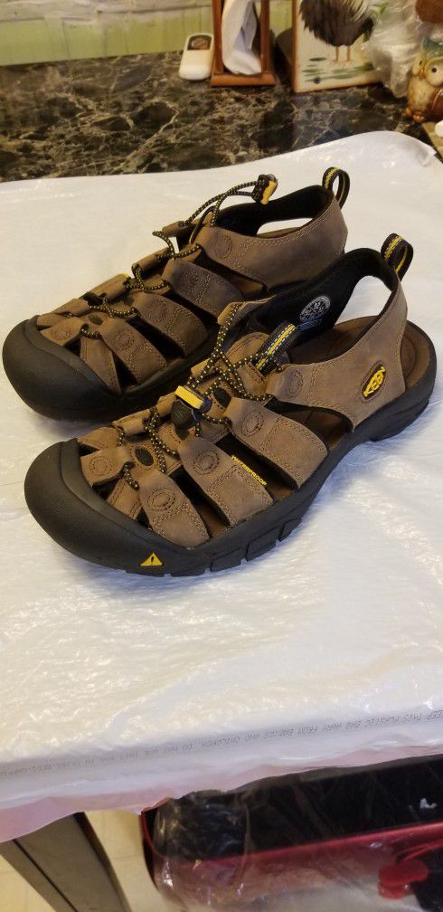 KEEN Newport Leather Hiking Sandals for Men size 9.5,,