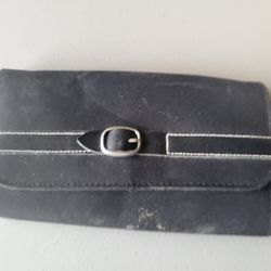 Black wallet 4x8" Cinch belt across middle