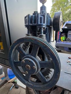 Quincy 2 stage air compressor pump