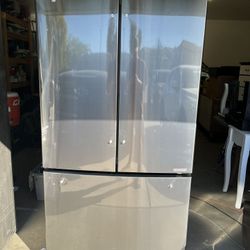  29 Cu Ft LG Refrigerator 