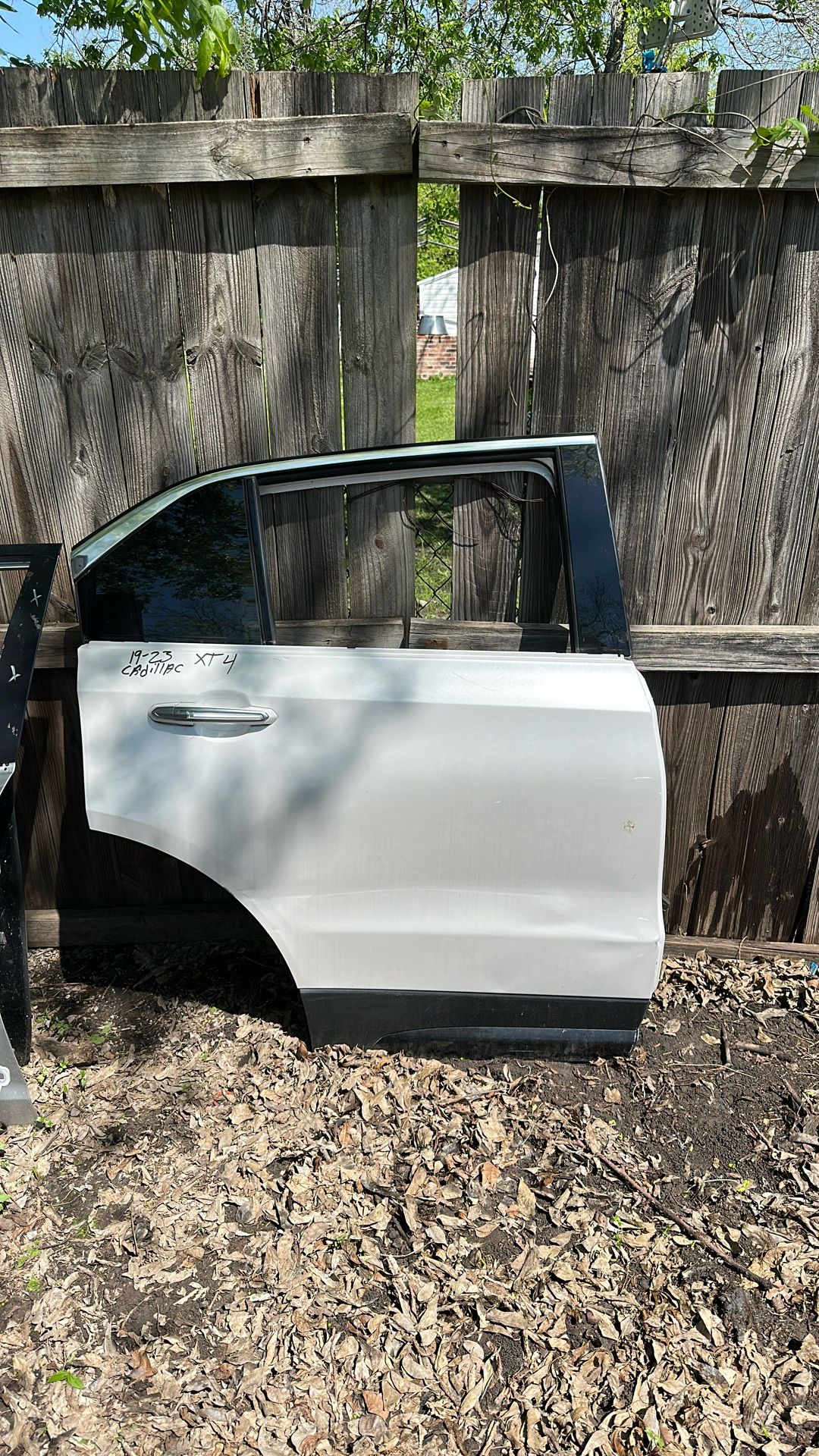 2019-23 Cadillac Xt4 Rear Right Door With Handle Light