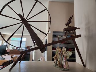 antique spinning wheel