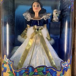 Disney 12" Holiday Princess SNOW WHITE & 7 Dwarfs Barbie Doll w/ Bunny Ornament