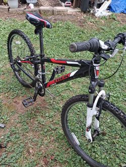 Trek Youths MT220