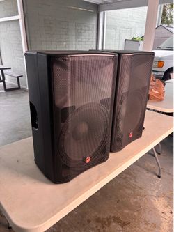 2 Loudspeakers built in amp