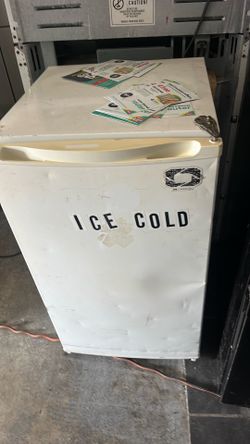 Mini fridge