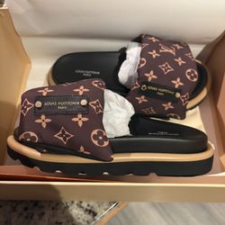 LOUIS VUITTON Pool Pillow Flat Comfort Mule