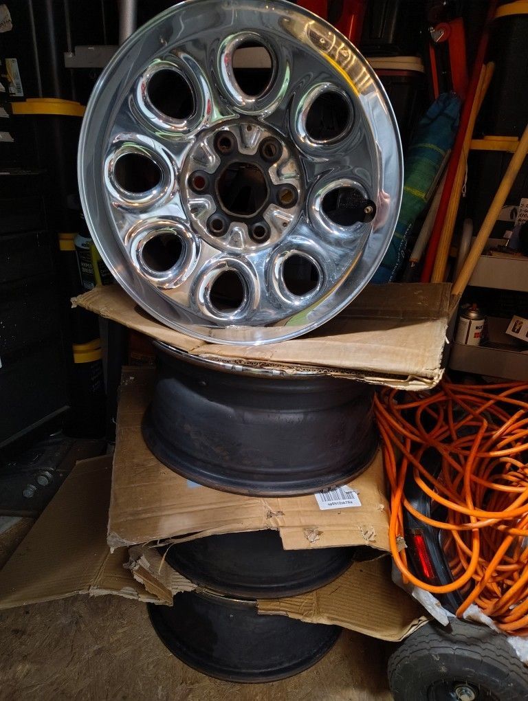 CHEVY/FORD F150 Chrome 6 Lug rims set of 4 EX COND. NO DENTS/NO SCRATCHES