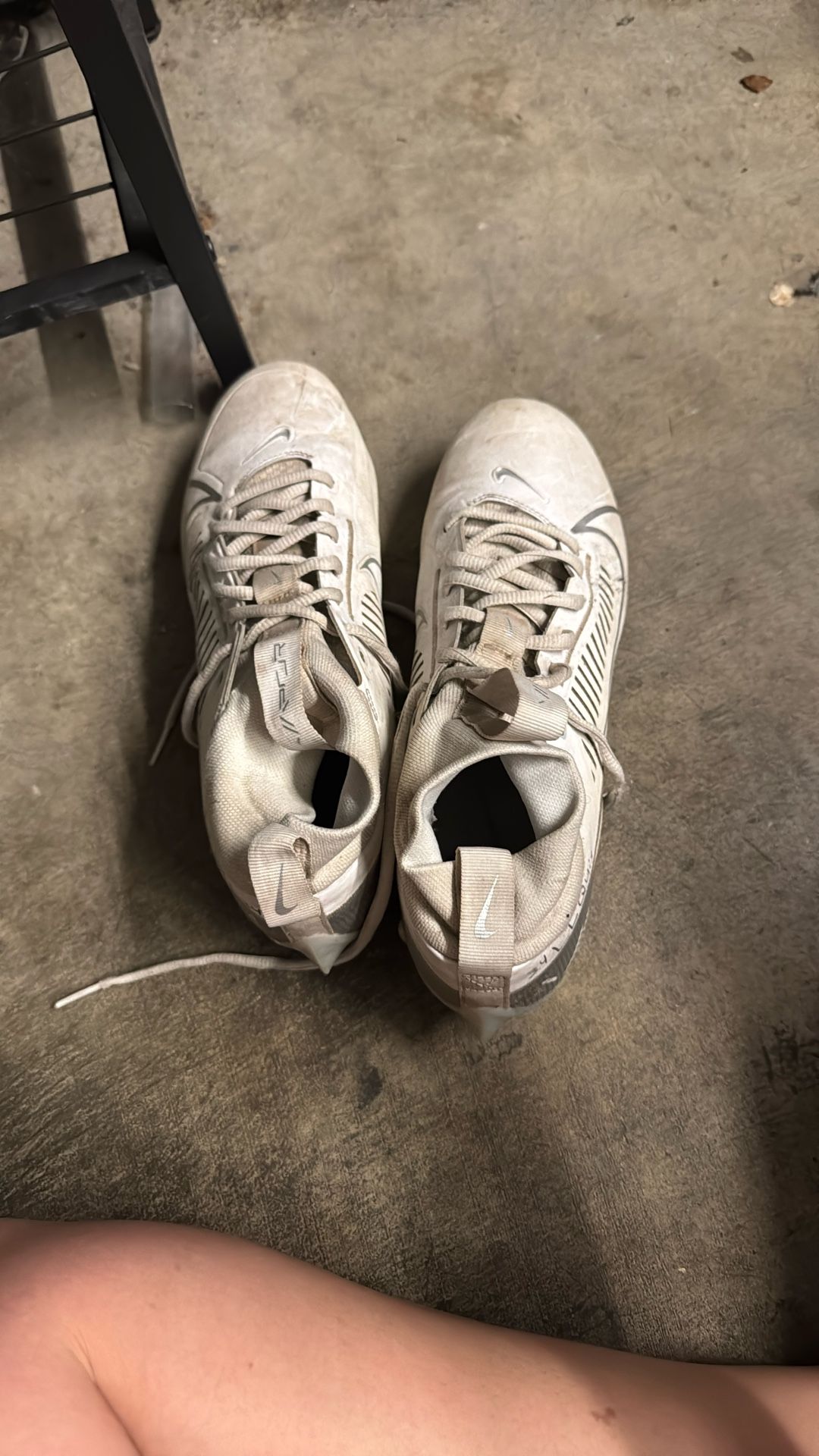 Foot Ball Cleats 9 Men’s 