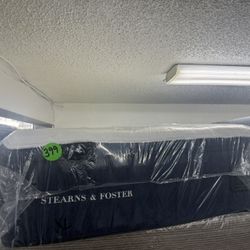 TWIN XL STEARNS & FOSTER MATTRESS & BOX SPRING BED SET