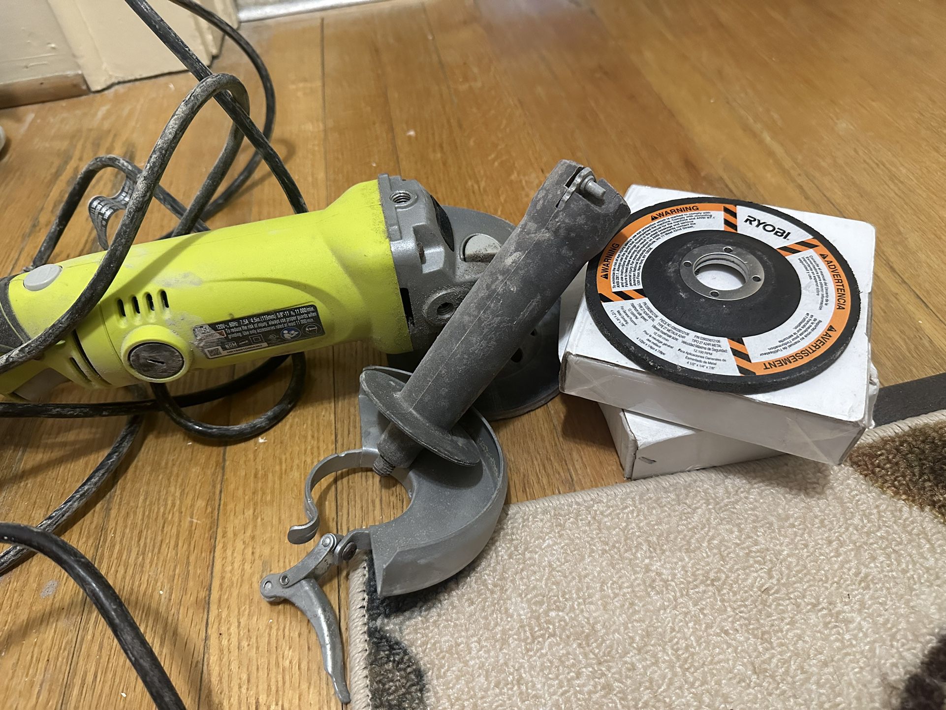 Ryobi Corded Grinder With Grinding Attachments 