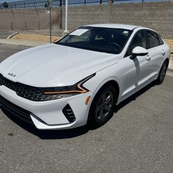 2022 KIA K5