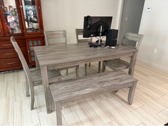 Dining table set