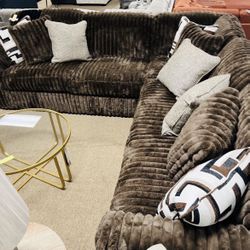 Stunning Stylish Cozy Sectional! 