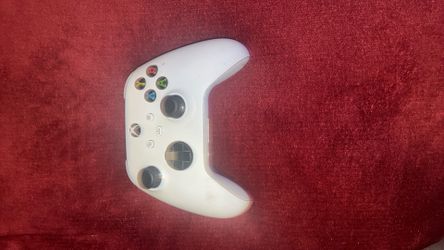 Xbox Controller Doesn’t Have The Back Peace 