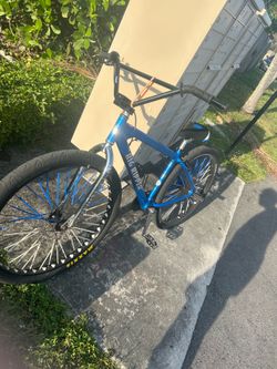 Se city grounds big ripper metallic blue BMx bike 29 inch!!