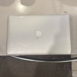 2013 Refurbished Macbook 13”