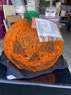 Light-Up Wire Jack-O-Lantern Halloween Decoration