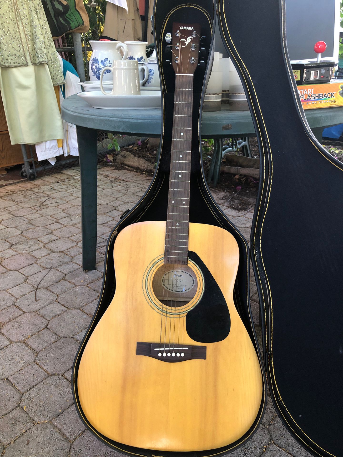 Acoustic Guitar Yamaha F-310