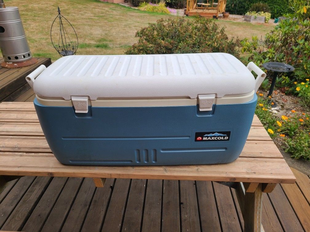 X-Large Igloo Max Cold Cooler - 128 Qt