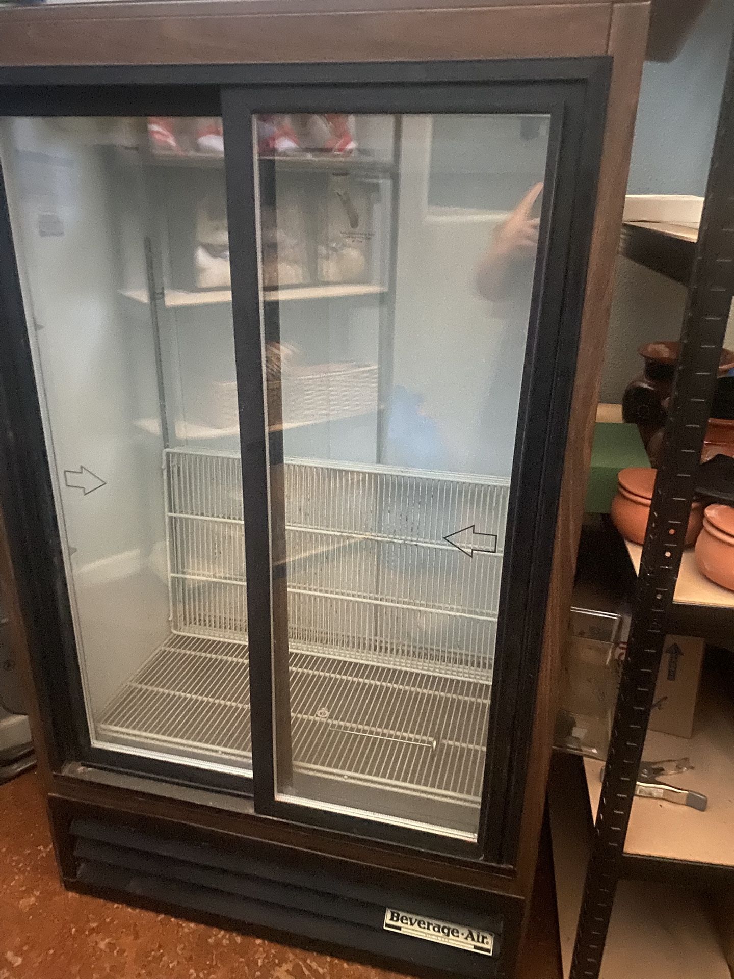 Refrigerador Comercial , Color Negro Café!