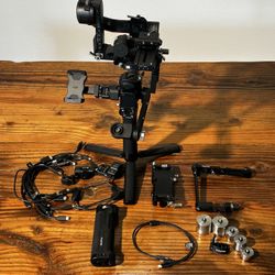 DJI RS2 Pro Combo + Extras – V-Mount Plate, Focus, GPS – Clean