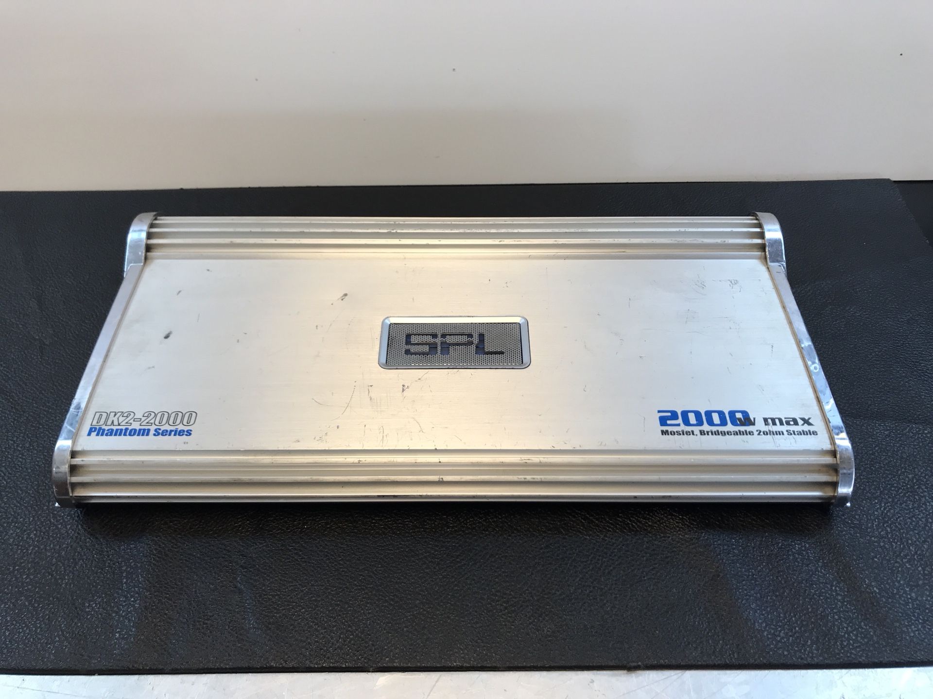 SPL DK2-2000 2000W Max, Phantom Series 2-Channel Amplifier Full Mosfet Power. This is a BEAST AMP Amplifier. Measures 10.15" L x 20" W x 2.67" H, Pri